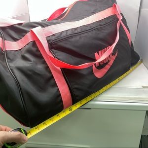 Vintage Nike Duffle Duffel Bag 90s Gym Sports neon pink black big 30 x 20 x 15